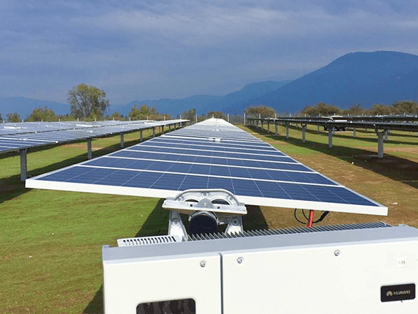 AD CAPITAL ADQUIERE proyectos fotovoltaicos.